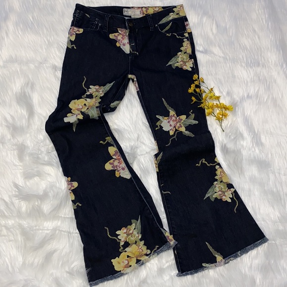 Free People Denim - Free Feople Floral Boho Fray Hem Flare Jeans 27